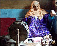 kashmiri handicrafts spinning 
